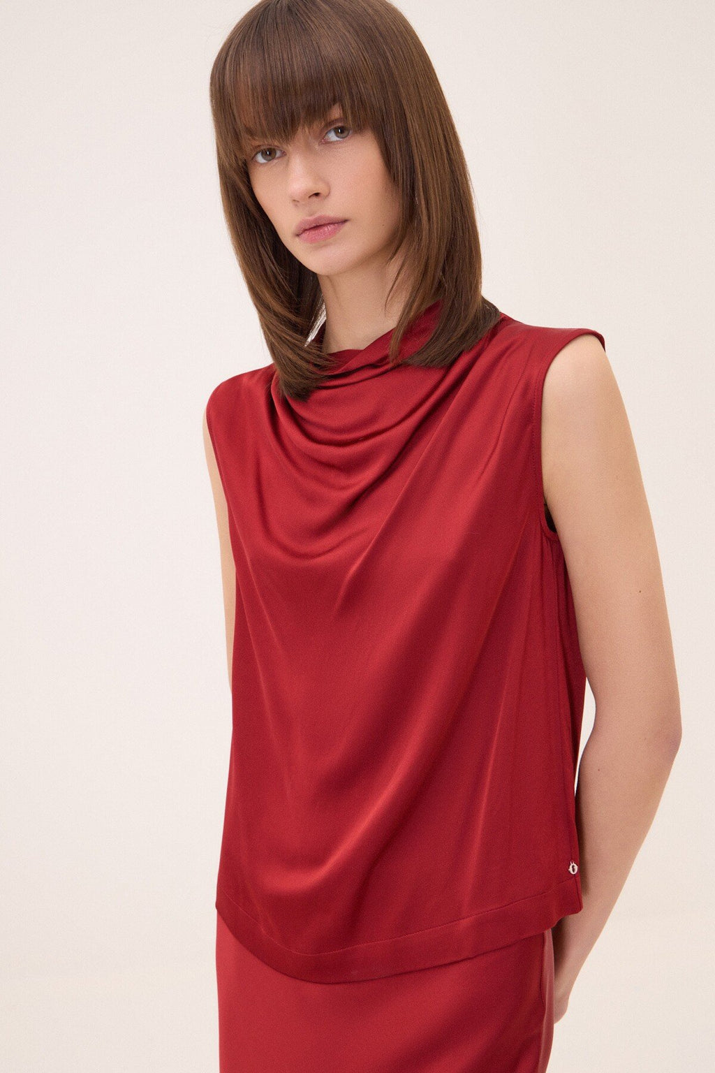 Top smanicato con collo drappeggiato - Ottod'Ame